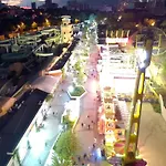в аркадии в стиле лофт с большим балконом и прекрасным видом на море и город! Oděsa