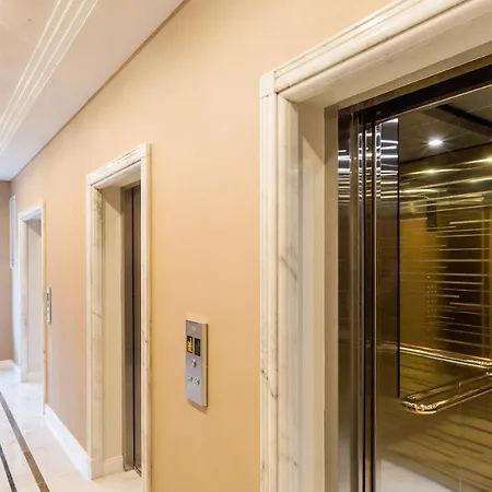 в аркадии в стиле лофт с большой лоджией прекрасным видом на и море Apartment Odesa