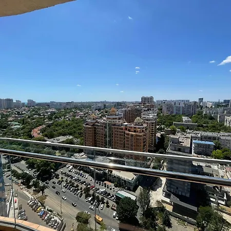 Apartmán в аркадии в стиле лофт с большим балконом и прекрасным видом на море и город! *