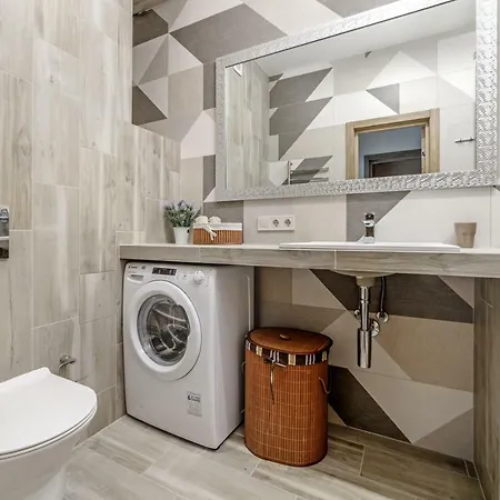 в аркадии в стиле лофт с большой лоджией прекрасным видом на и море Apartment Odesa