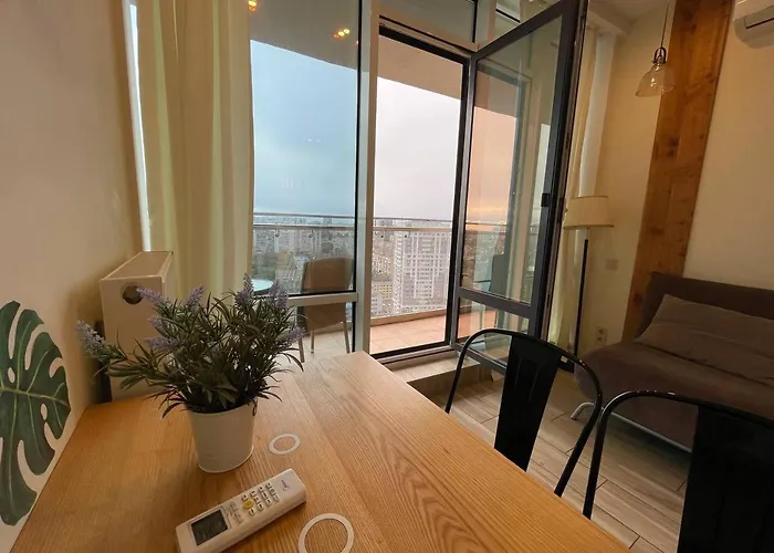 в аркадии в стиле лофт с большой лоджией прекрасным видом на море и город! *