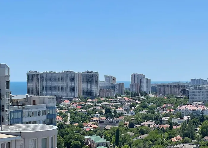 в аркадии в стиле лофт с большой лоджией прекрасным видом на море и город! Odessza