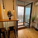 Apartman в аркадии в стиле лофт с большим балконом и прекрасным видом на море и город! *